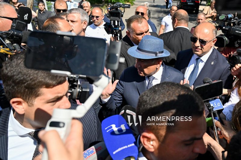 Премьер-министр Армении Никол Пашинян на брифинге после голосования на парламентских выборах.