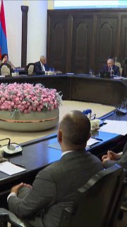 Никол Пашинян, премьер-министр Армении, выступает с заявлением об экспорте в ЕС