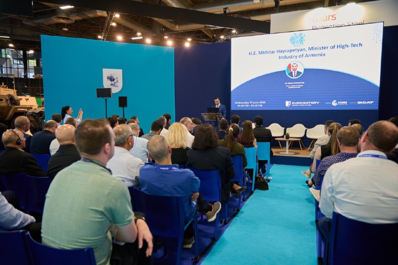 Мхитар Айрапетян выступает на выставке Eurosatory 2026 в Париже