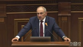 Никол Пашинян выступает с заявлением о политических силах и избирательных взятках в Армении