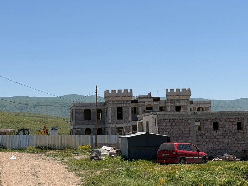 Строительство новой школы и детского сада в селе Зар Котайкской области