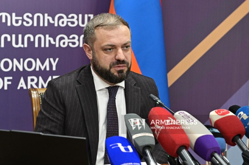 Геворг Папоян, министр экономики Армении, на мероприятии