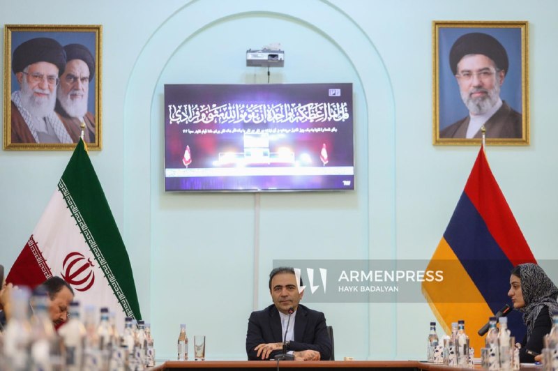Никол Пашинян на церемонии прощания с аятоллой Хаменеи в Тегеране