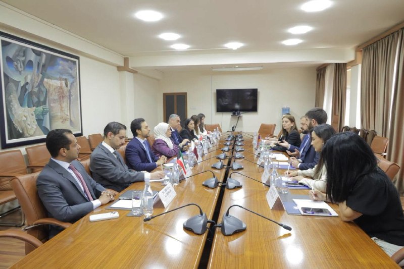 Геворг Папоян с послами ОАЭ, Кувейта, Ирака и Катара на встрече в Ереване