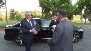 Вице-премьер Армении Мгер Григорян выступает на мероприятии в честь Дня независимости США в Ереване