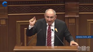 Никол Пашинян на пресс-конференции в Ереване, Армения