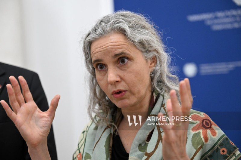 Урсула фон дер Ляйен и Никол Пашинян на встрече в Ереване, Армения