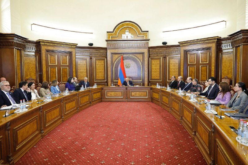 Заседание правительства Армении, Никол Пашинян и Арпине Саргсян обсуждают реформы полиции