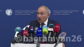 Никол Пашинян выступает, объявляя о национализации «Араратцемента» в Армении