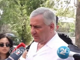 Фото кандидата от партии «Калужский засланец» на выборах в Ереване
