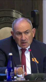 Премьер-министр Армении Никол Пашинян выступает с заявлением о поддержке микробизнеса