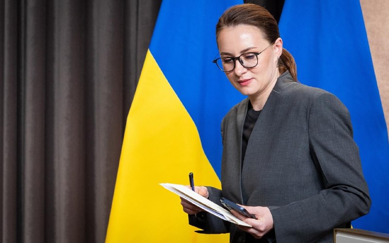 Президент Украины Владимир Зеленский объявляет об отставке премьер-министра Юлии Свириденко