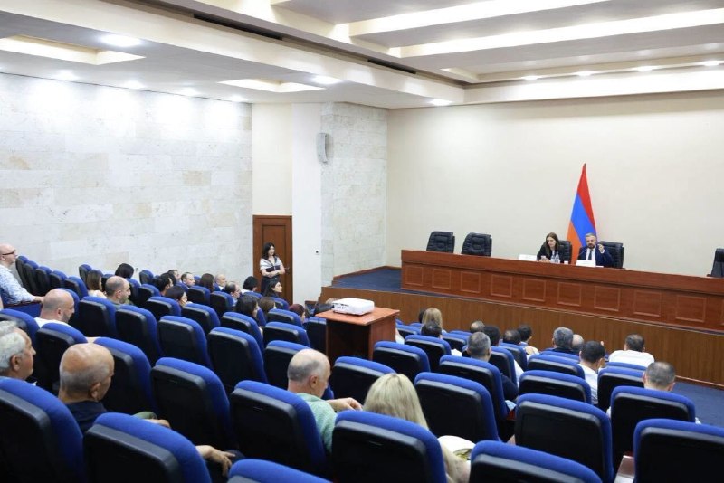 Встреча министра экономики Армении Геворга Папояна с предпринимателями-экспортёрами