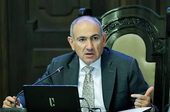 Премьер-министр Армении Никол Пашинян выступает с заявлением о ЕАЭС