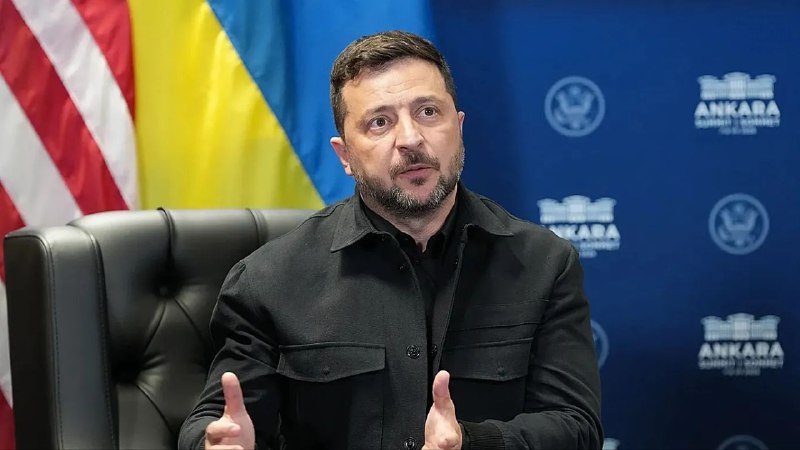 Президент Украины Владимир Зеленский выступает с заявлением