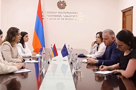 Встреча министра юстиции Армении Србуи Галян и главы делегации ЕС Василиса Марагоса