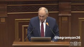 Премьер-министр Армении Никол Пашинян выступает в Национальном Собрании с докладом о госбюджете 2025 года