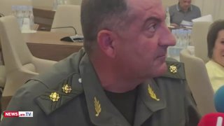 Начальник Генштаба Эдвард Асрян на брифинге о голосовании солдат на выборах 7 июня
