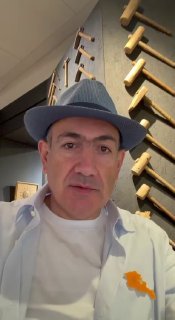 Никол Пашинян в музее народного искусства в Ереване