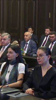 Премьер-министр Армении Никол Пашинян делает заявление
