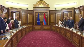 Урсула фон дер Ляйен и Никол Пашинян на встрече в Ереване