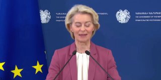 Урсула фон дер Ляйен выступает на мероприятии в Ереване, Армения