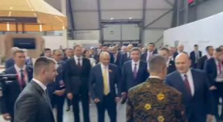 Никол Пашинян и Михаил Мишустин на выставке Иннопром-2026 в Екатеринбурге