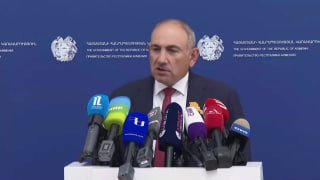 Никол Пашинян выступает с заявлением о флагах НК в парламенте и риторике Азербайджана